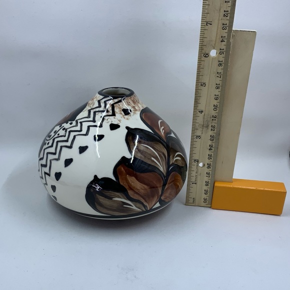 Hand painted pottery, signed by artist - Picture 6 of 7